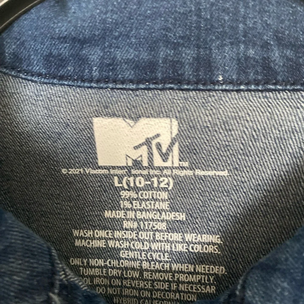 New tags girls, 10/12 MTV graphic jean jacket